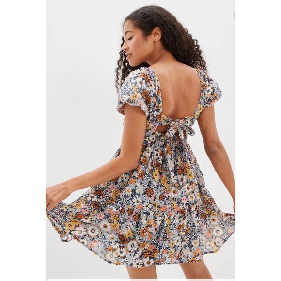 American Eagle Outfitters Dresses & Skirts - American Eagle Floral Button-Front Puff Sleeve‎ Tie-Back Mini Dress XS